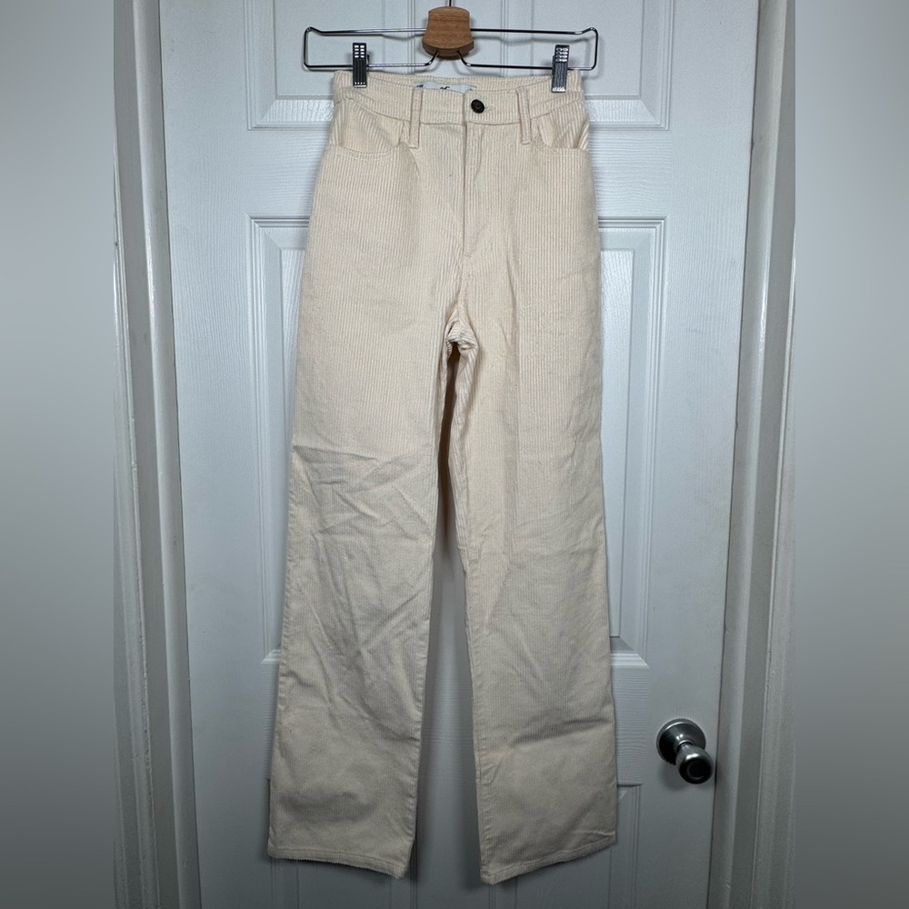 Hollister Ultra High Rise Corduroy Pants Cream Straight Leg Size 23